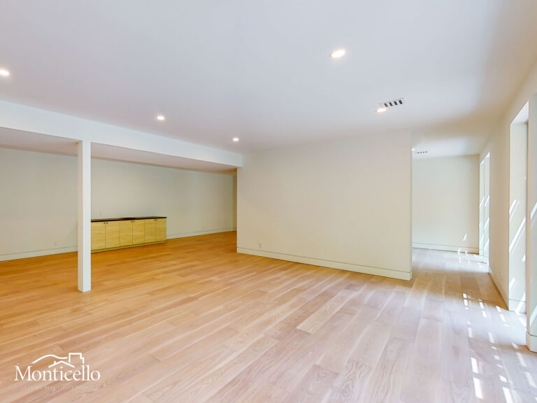 FAMILY ROOM-03