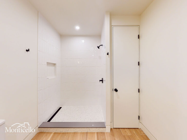 FULL BATHROOM F1-2