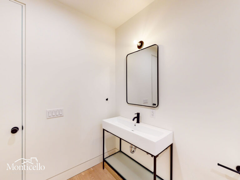 FULL BATHROOM F1-4