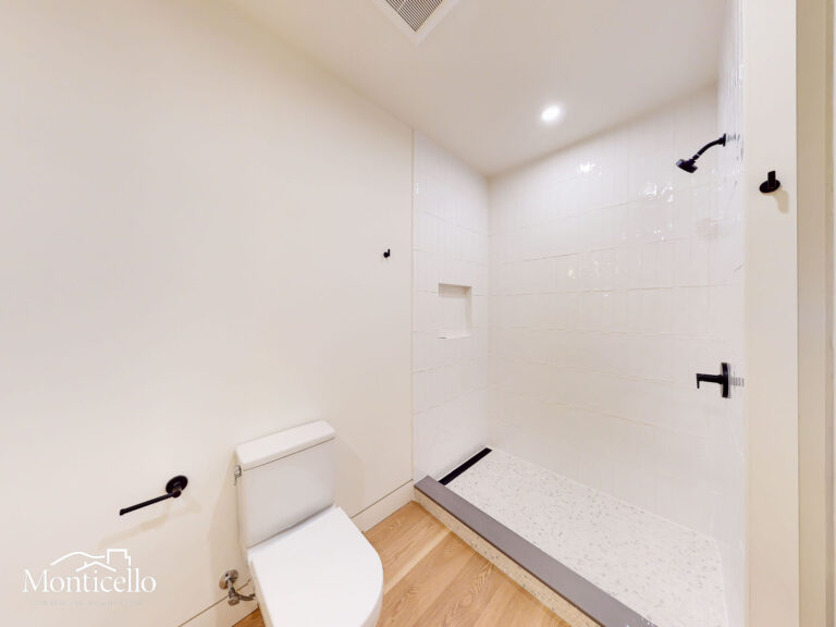 FULL BATHROOM F1-5