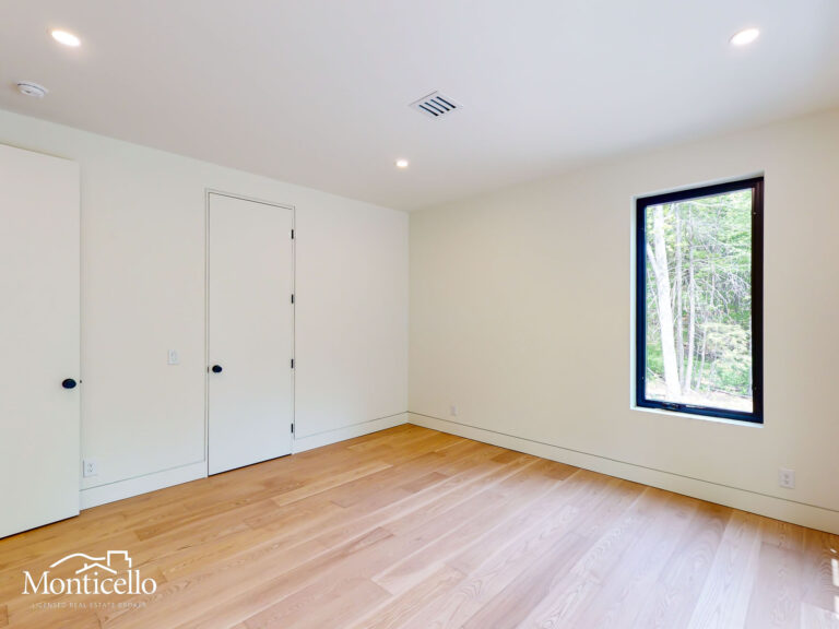 GUEST BEDROOM 3-2
