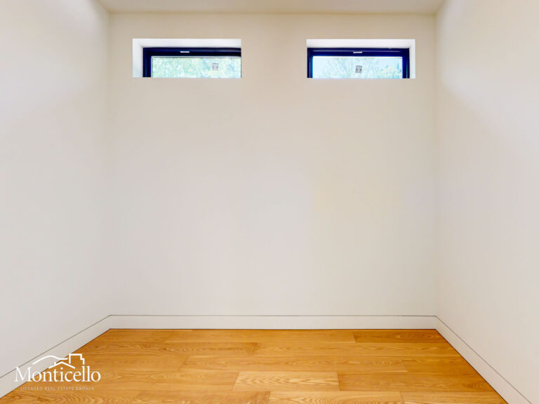 MASTER WALK IN CLOSET-3